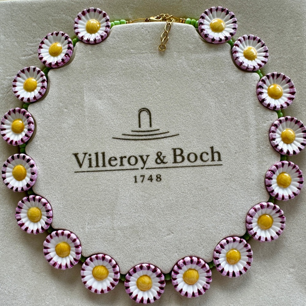 Vintage Villeroy & Boch porcelain daisy necklace